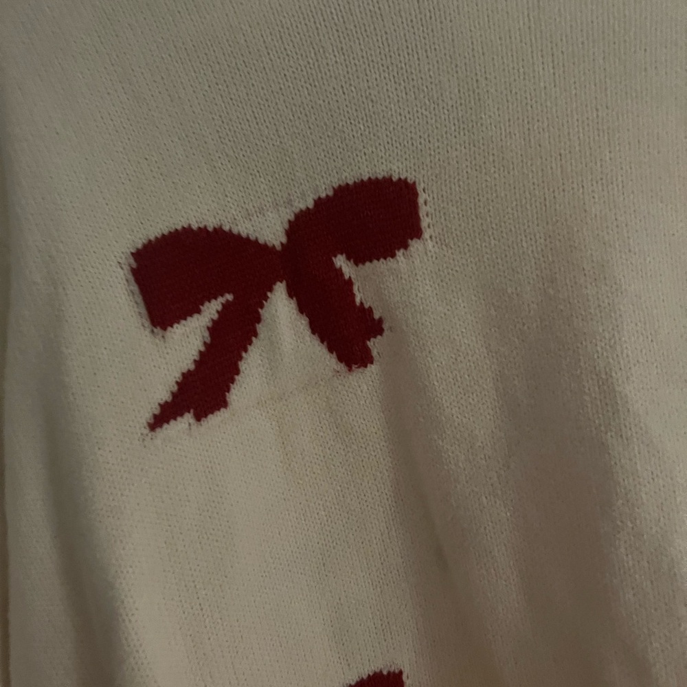 Women's Cream Sweater with Red Bows fits 2/3X - Picture 2 of 4